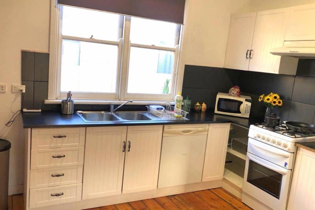 Modern Charming Miners' Cottage +Free Internet Broken Hill Bagian luar foto